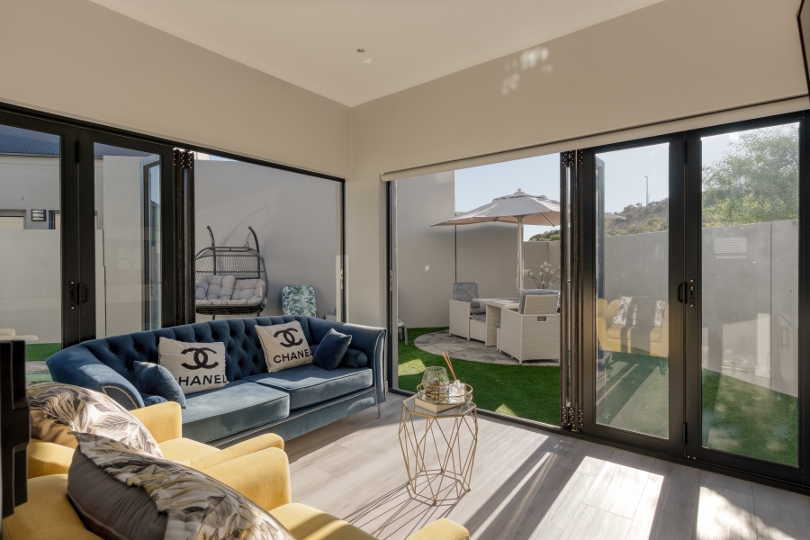 3 Bedroom Property for Sale in Aan de Wijnlanden Western Cape